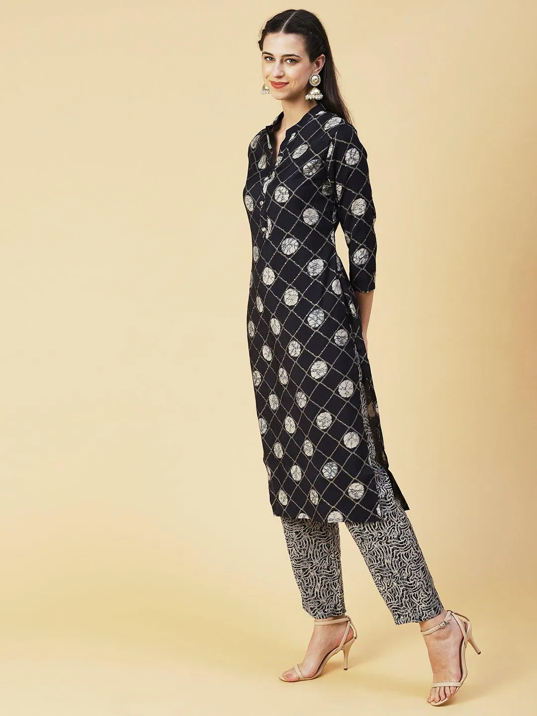 Abstract Barfi Printed Kurta With Abstract Printed Pants - Navy Blue