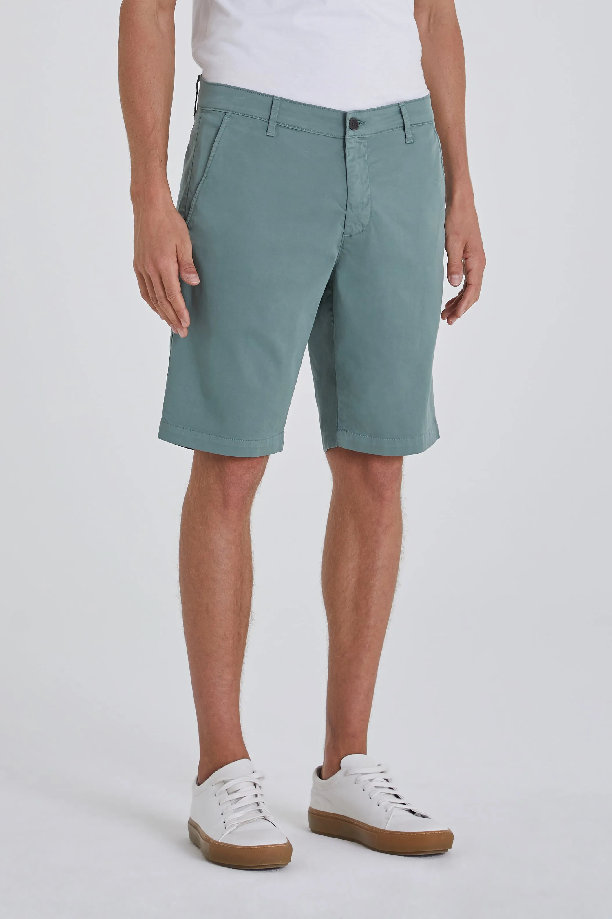 AG - Griffin Relaxed Relaxed Airluxe Shorts in Fresh Thyme/Green