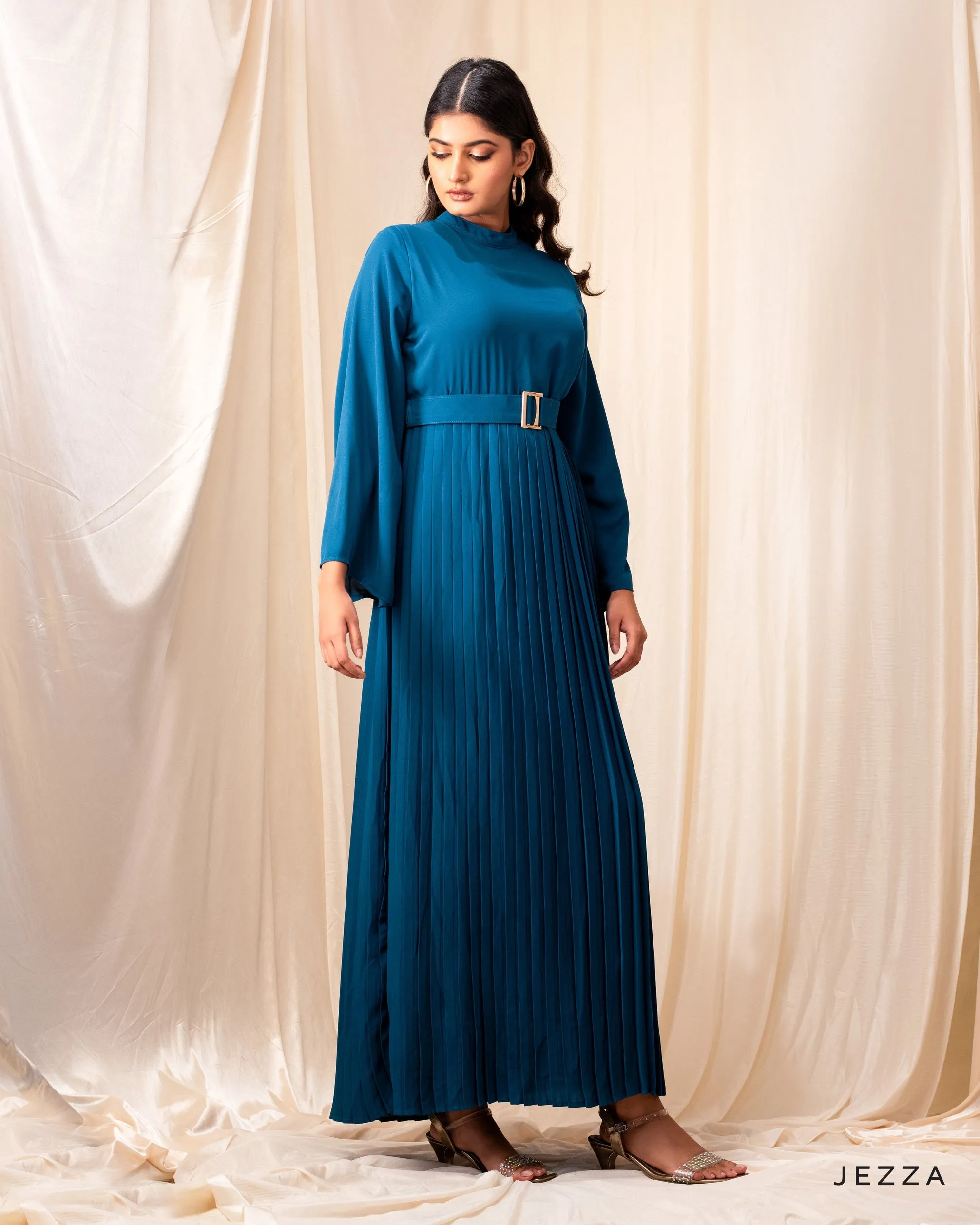 Elegant Pleated Polyester Dress 52811